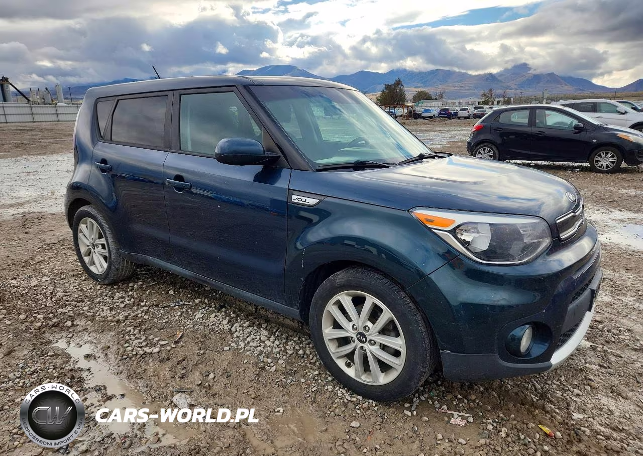 2017 Kia Soul + VIN:KNDJP3A58H7410639 - 4