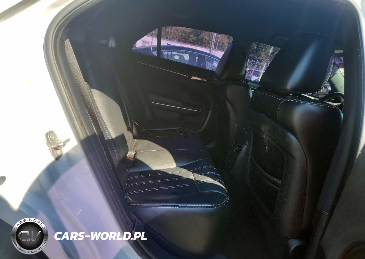2020 Chrysler 300 S VIN:2C3CCAGG9LH158970 - 10