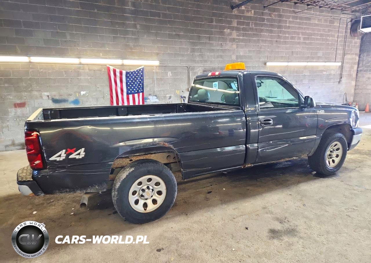 2005 Chevrolet Silverado K1500 VIN:1GCEK14T35E184659 - 3