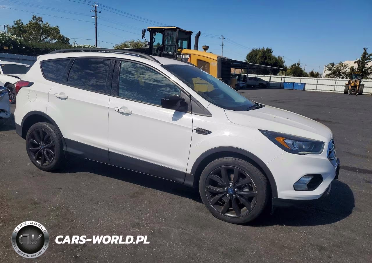 2019 Ford Escape Se VIN:1FMCU9GD5KUC05335 - 4