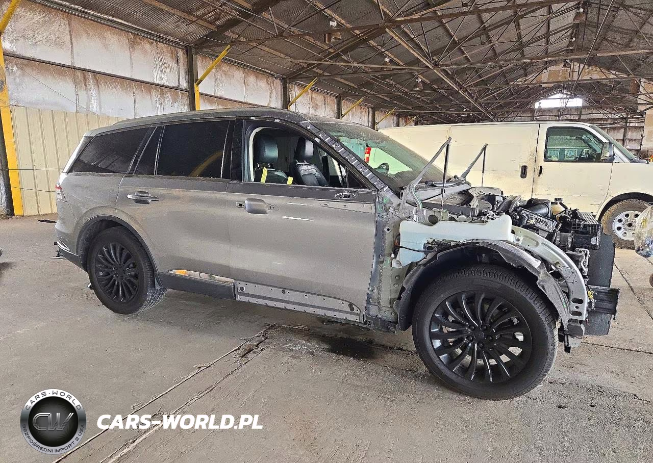 2022 Lincoln Aviator Reserve VIN:5LM5J7XC0NGL04769 - 4