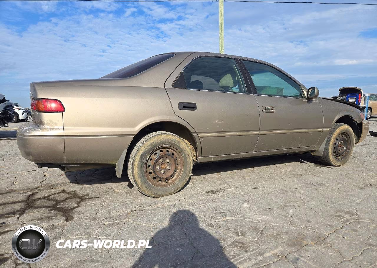 1999 Toyota Camry Ce VIN:4T1BG22K3XU565064 - 3