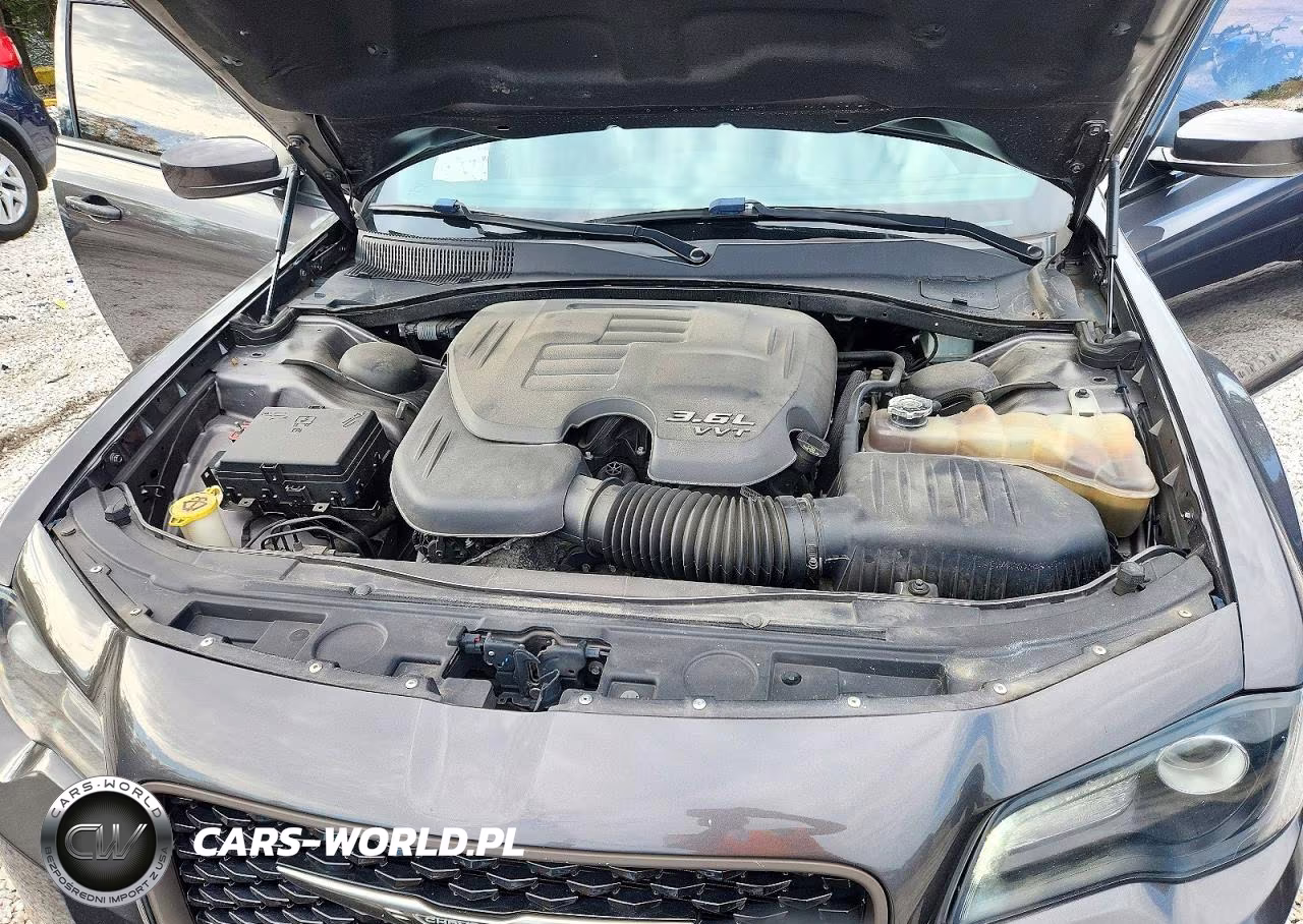 2016 Chrysler 300 S VIN:2C3CCABGXGH320960 - 11