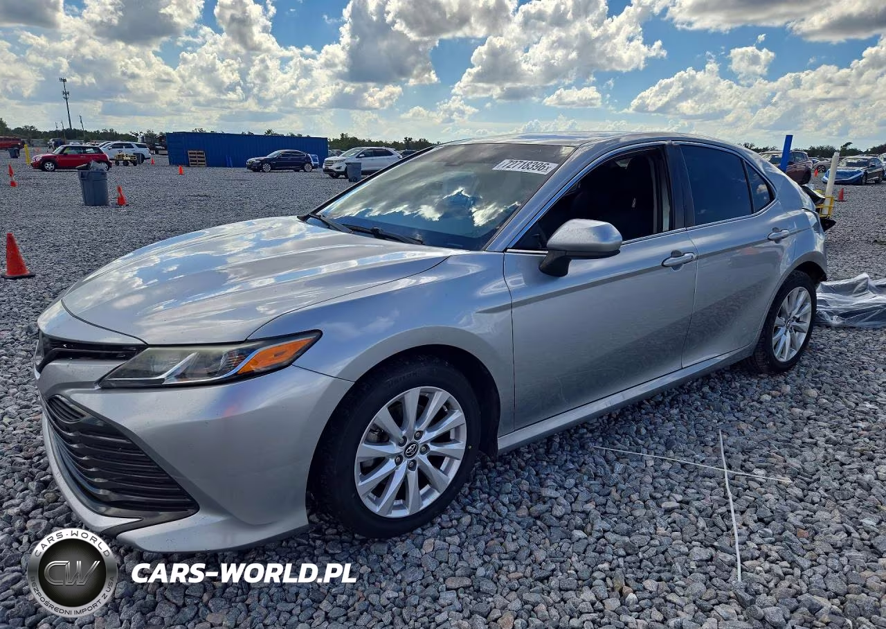 2020 Toyota Camry Le – zdjęcie 1 z 12