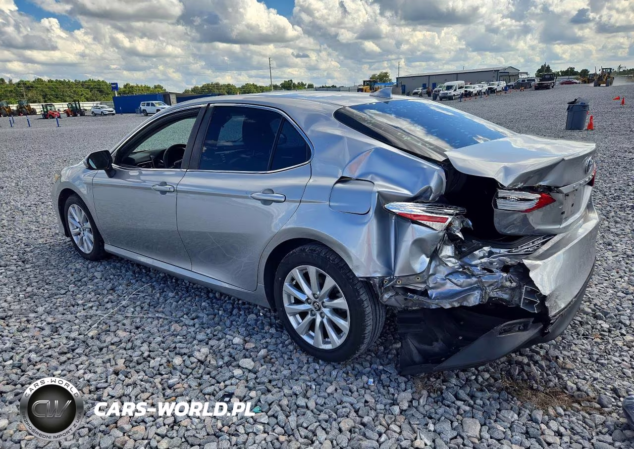 2020 Toyota Camry Le VIN:4T1C11AK7LU877593 - 2