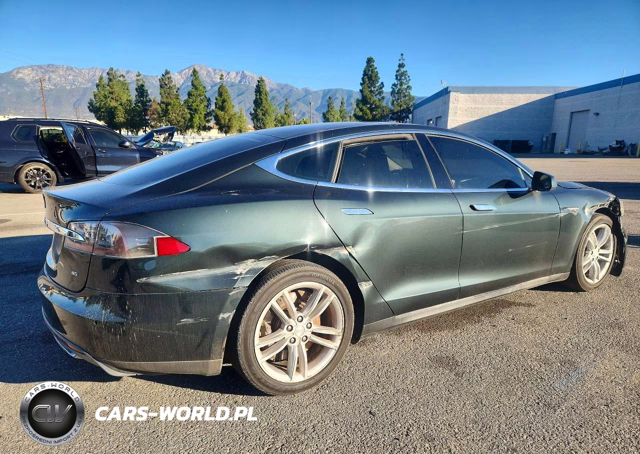 2014 Tesla Model S VIN:5YJSA1H10EFP32419 - 3