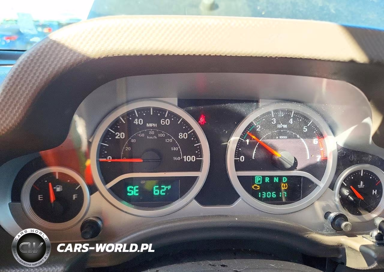 2009 Jeep Wrangler Unlimited Sahara VIN:1J4GA59169L721157 - 9