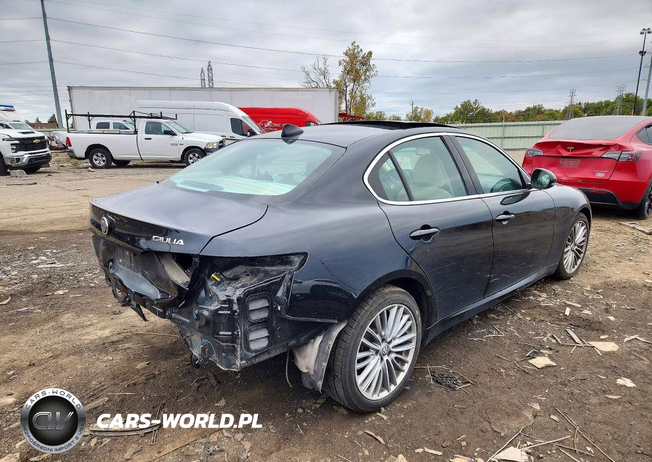 2020 Alfa Romeo Giulia Ti VIN:ZARFANBN4L7629825 - 3