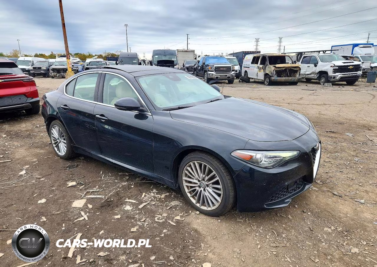 2020 Alfa Romeo Giulia Ti VIN:ZARFANBN4L7629825 - 4