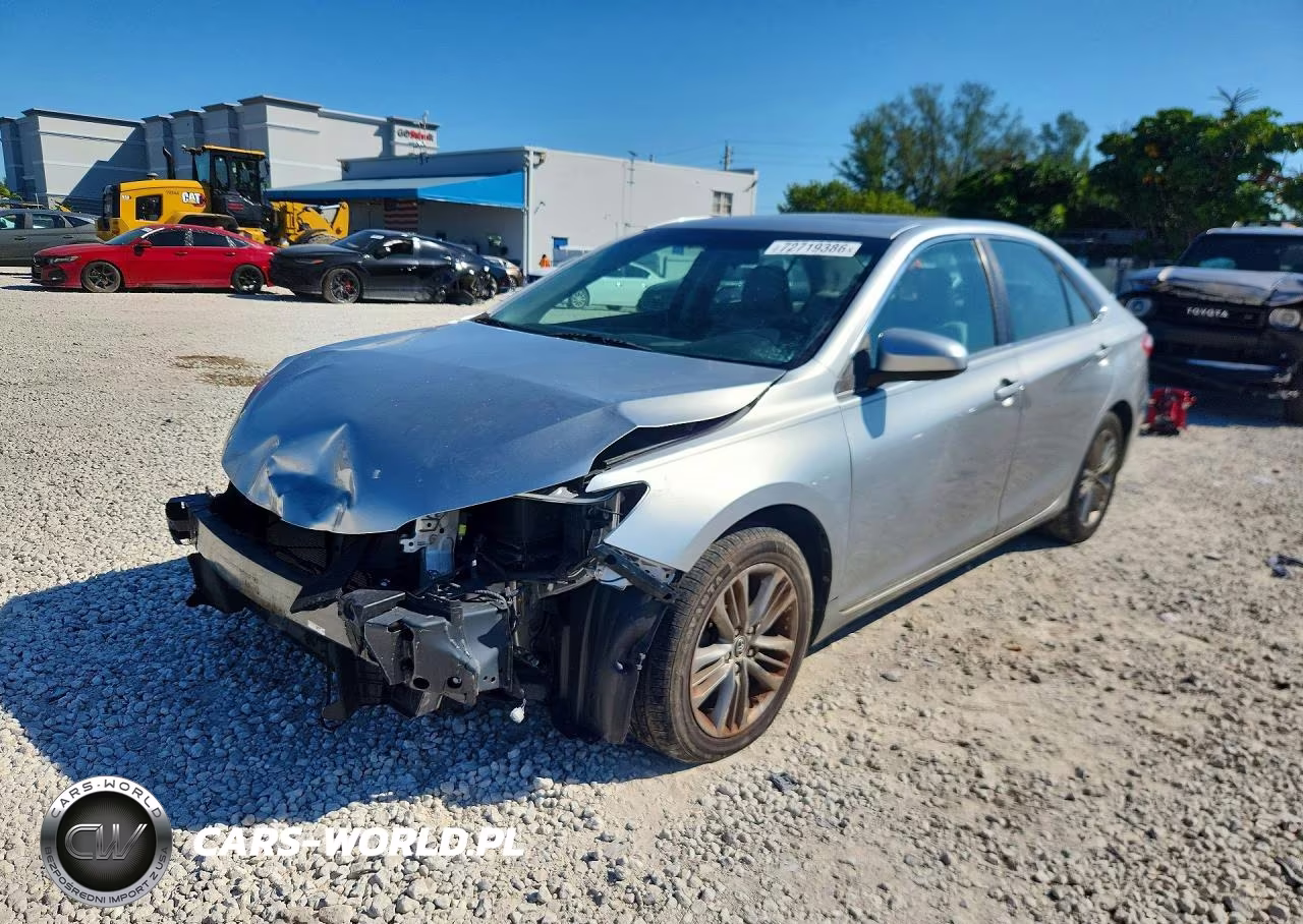 2015 Toyota Camry Se – zdjęcie 1 z 13