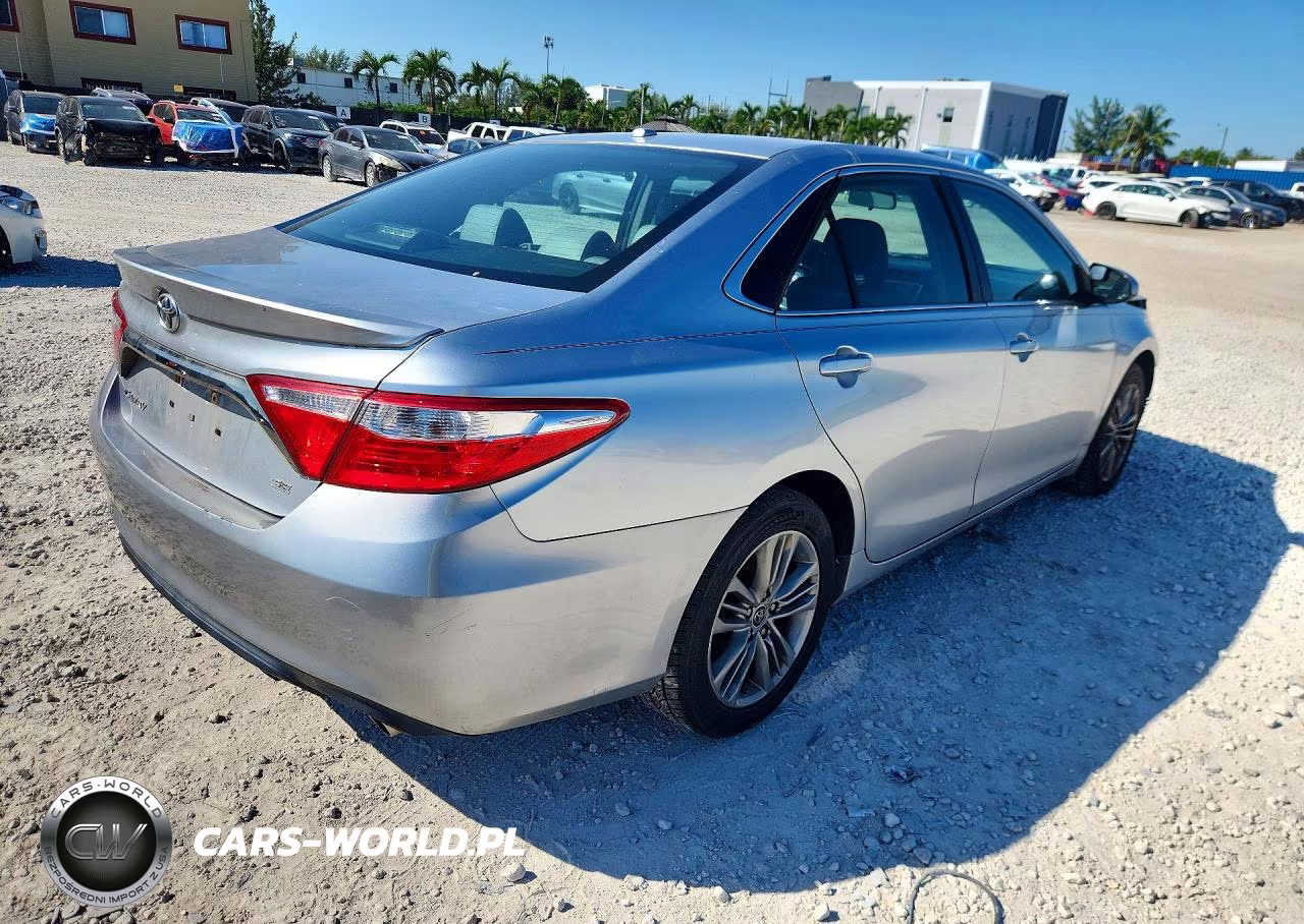 2015 Toyota Camry Se VIN:4T1BF1FK0FU016489 - 3