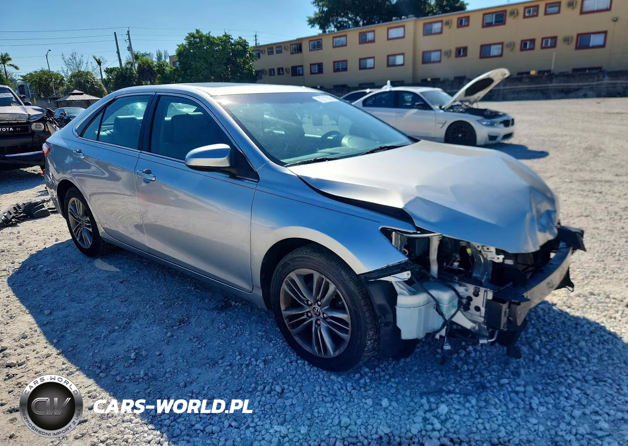 2015 Toyota Camry Se VIN:4T1BF1FK0FU016489 - 4