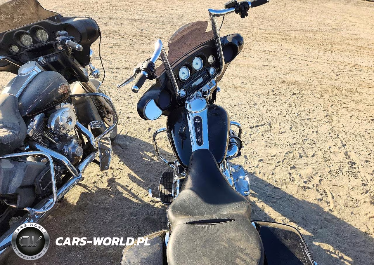 2012 Harley-Davidson Flhx Street Glide VIN:1HD1KBM3XCB635412 - 6