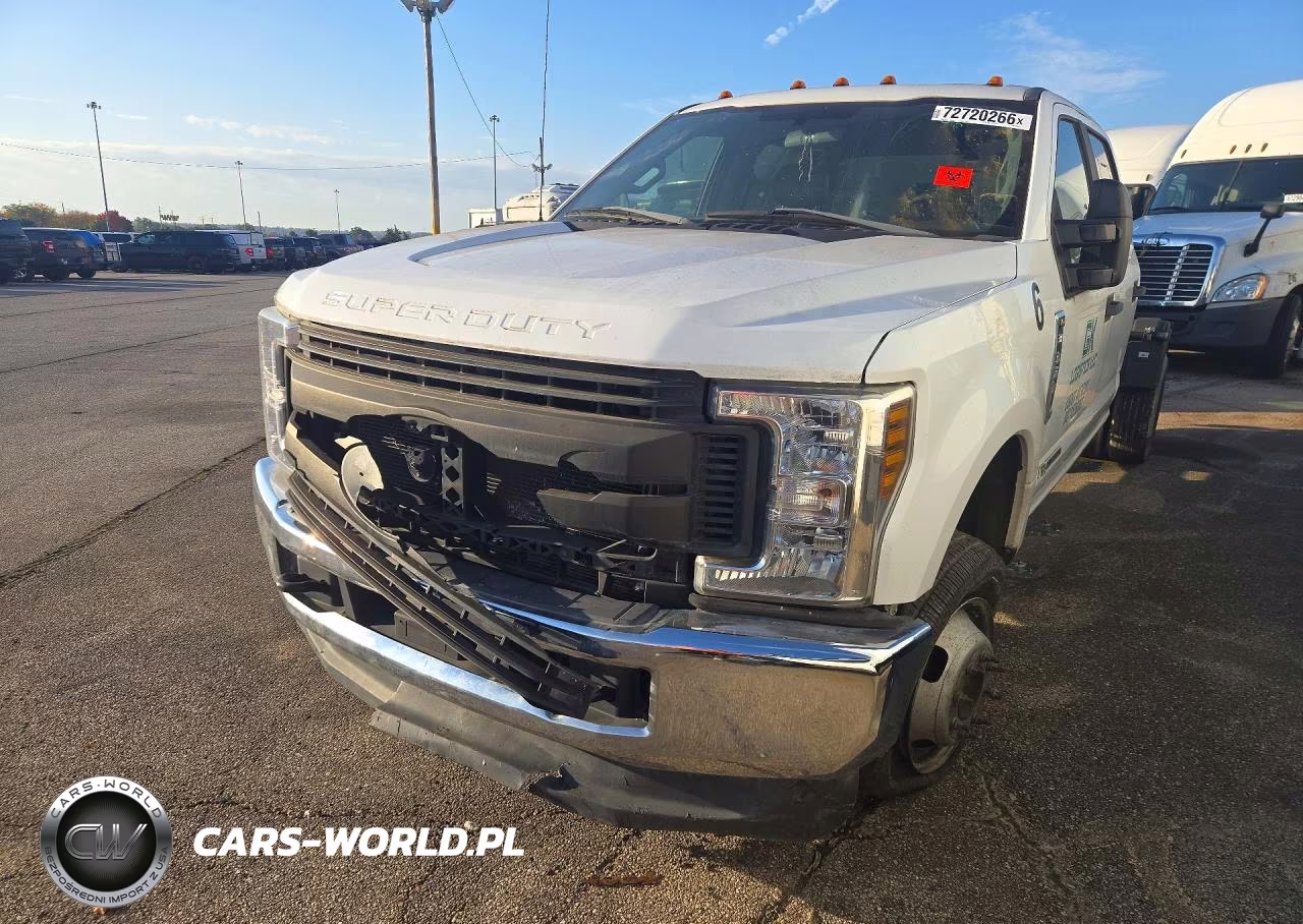 2018 Ford F350 Super Duty VIN:1FD8W3HT8JEC98153 - 1
