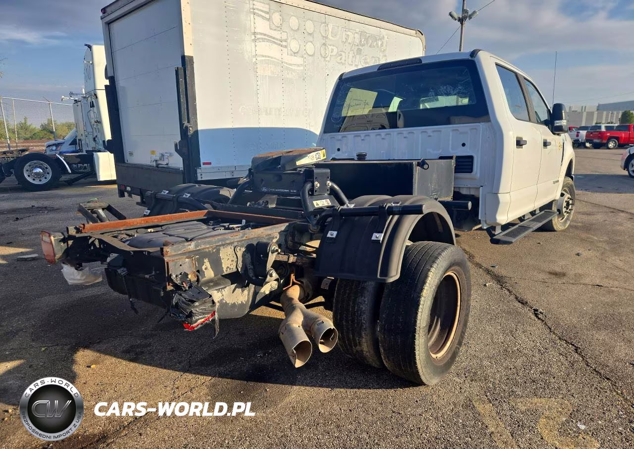 2018 Ford F350 Super Duty VIN:1FD8W3HT8JEC98153 - 3