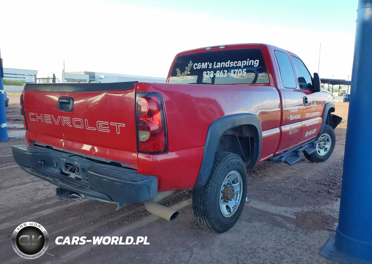 2005 Chevrolet Silverado K2500 Heavy Duty VIN:1GCHK29U05E279118 - 3