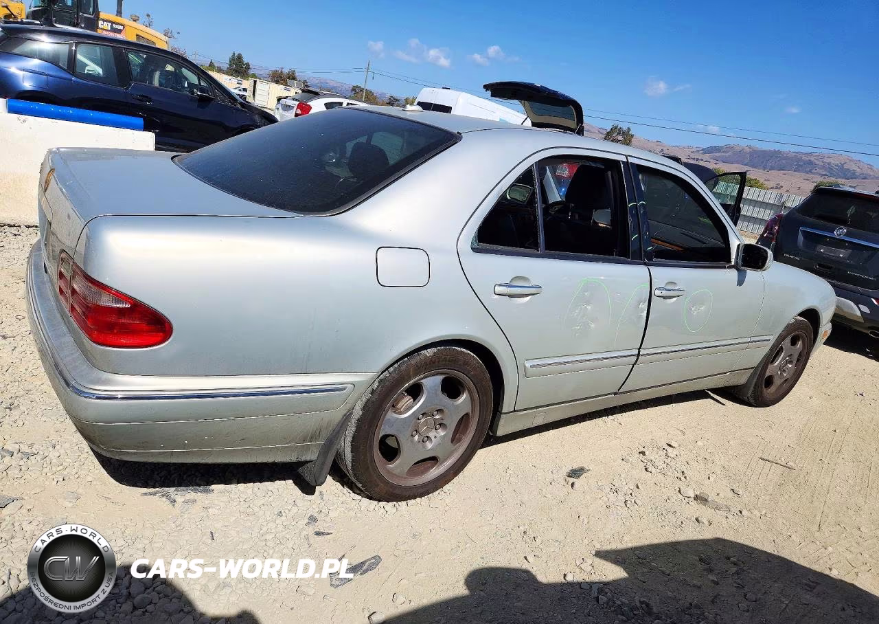 2001 Mercedes-Benz E 320 VIN:WDBJF65JX1B199179 - 3