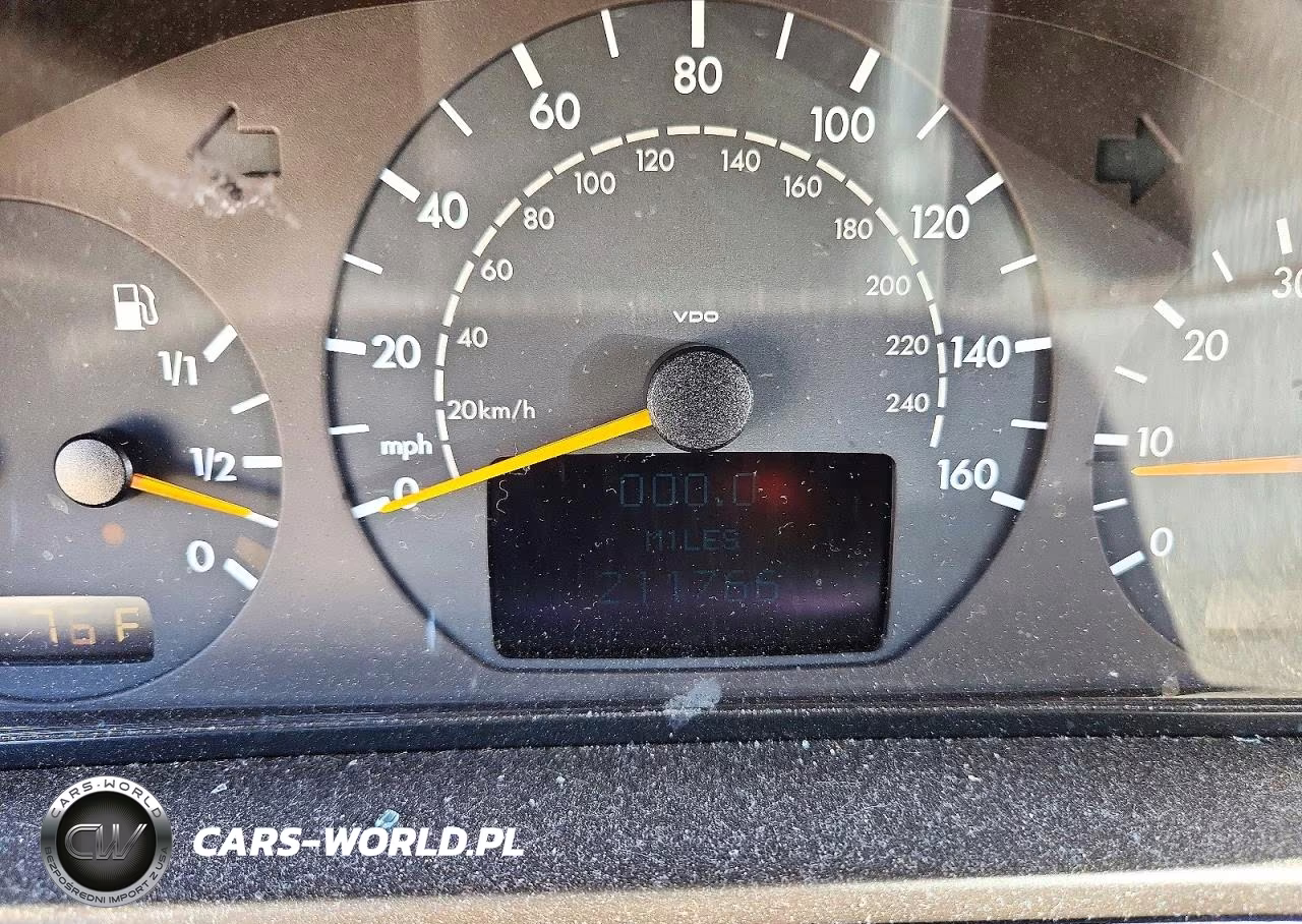 2001 Mercedes-Benz E 320 VIN:WDBJF65JX1B199179 - 9