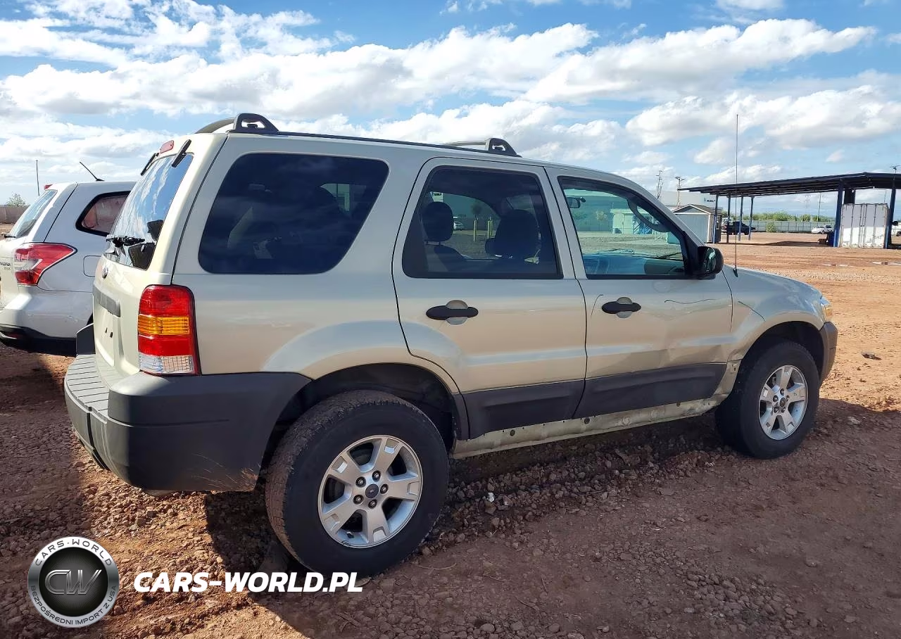 2005 Ford Escape Xlt VIN:1FMYU03185KA43892 - 3