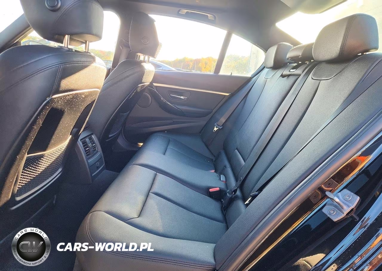 2018 BMW 330 Xi VIN:WBA8D9C59JEM32235 - 10