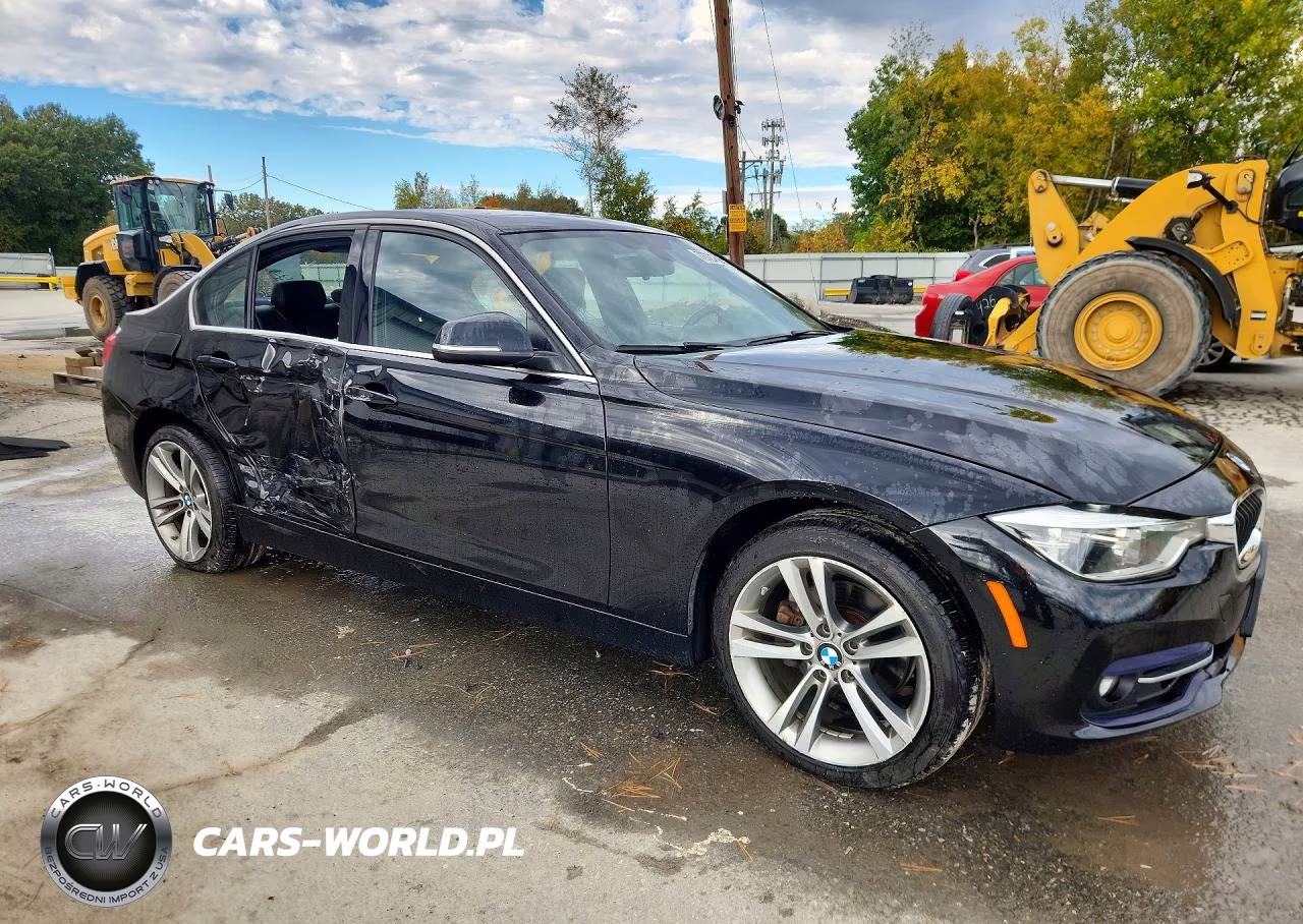 2018 BMW 330 Xi VIN:WBA8D9C59JEM32235 - 4
