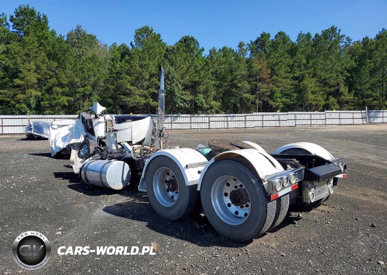 2013 Kenworth Construction W900 VIN:1XKWD49X7DJ369447 - 3