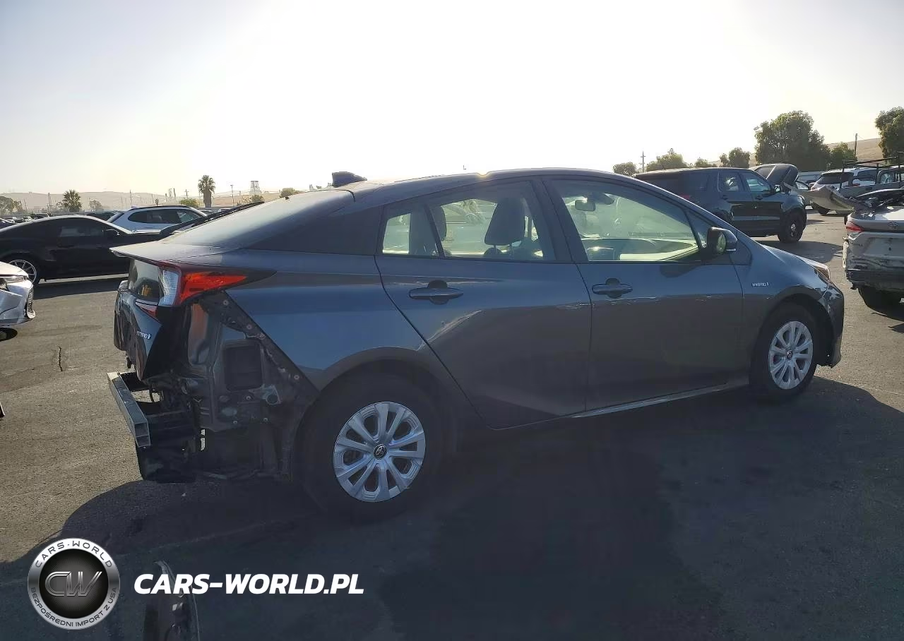 2021 Toyota Prius Le VIN:JTDKAMFU0M3145762 - 3