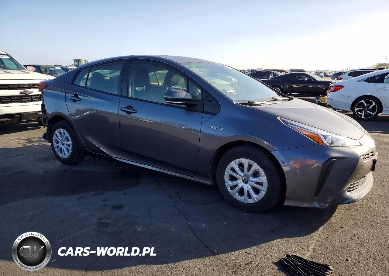 2021 Toyota Prius Le VIN:JTDKAMFU0M3145762 - 4