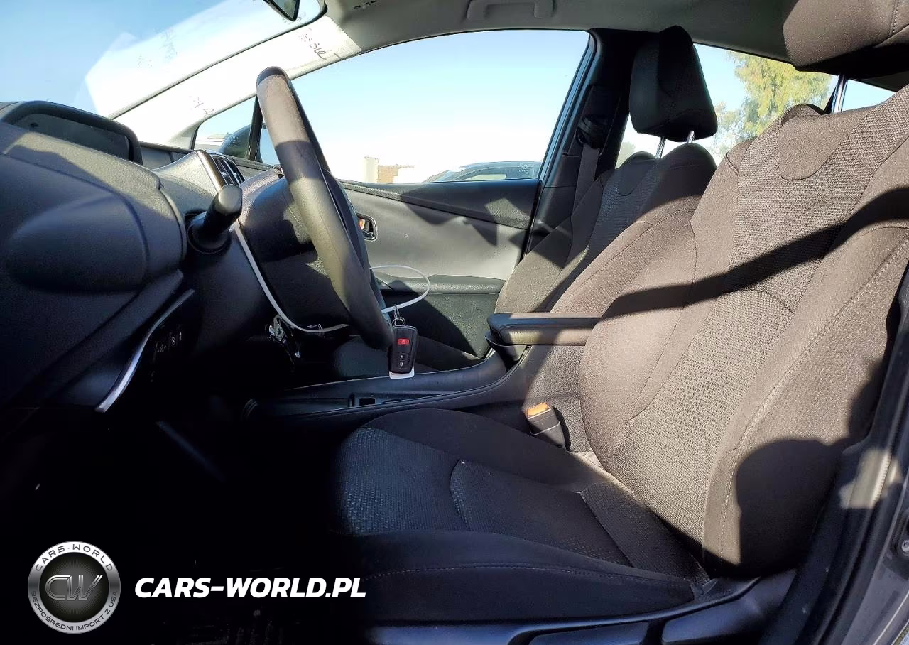 2021 Toyota Prius Le VIN:JTDKAMFU0M3145762 - 7