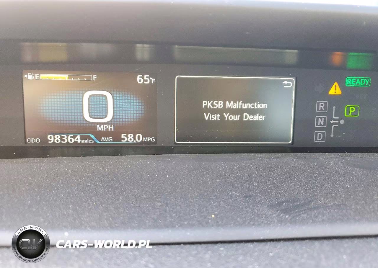 2021 Toyota Prius Le VIN:JTDKAMFU0M3145762 - 9