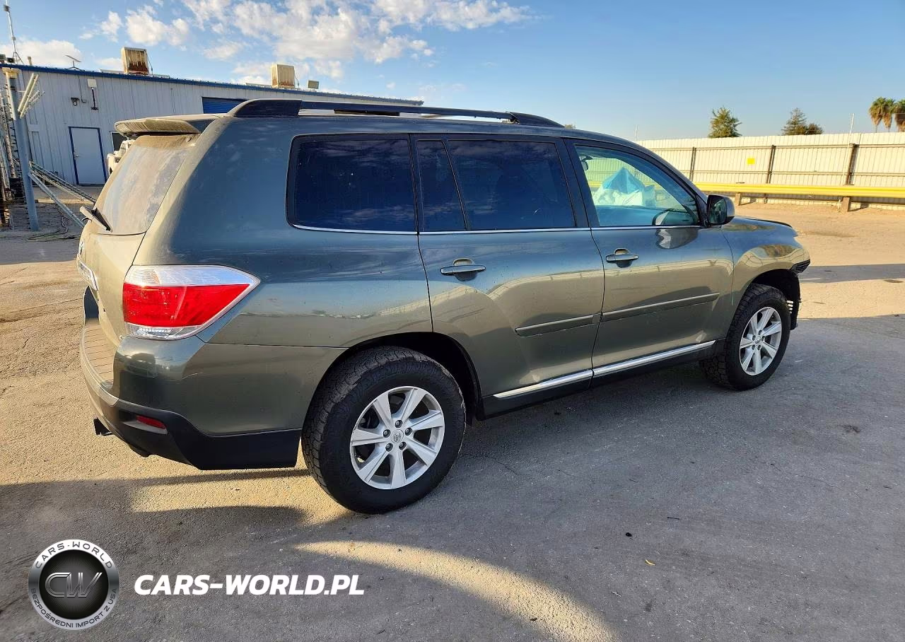 2013 Toyota Highlander Plus VIN:5TDBK3EH8DS210478 - 3