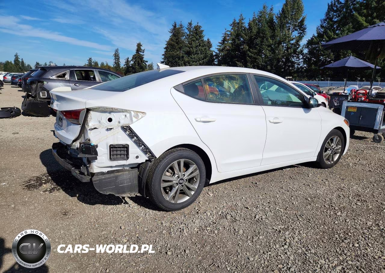2018 Hyundai Elantra Sel VIN:5NPD84LF2JH386443 - 3
