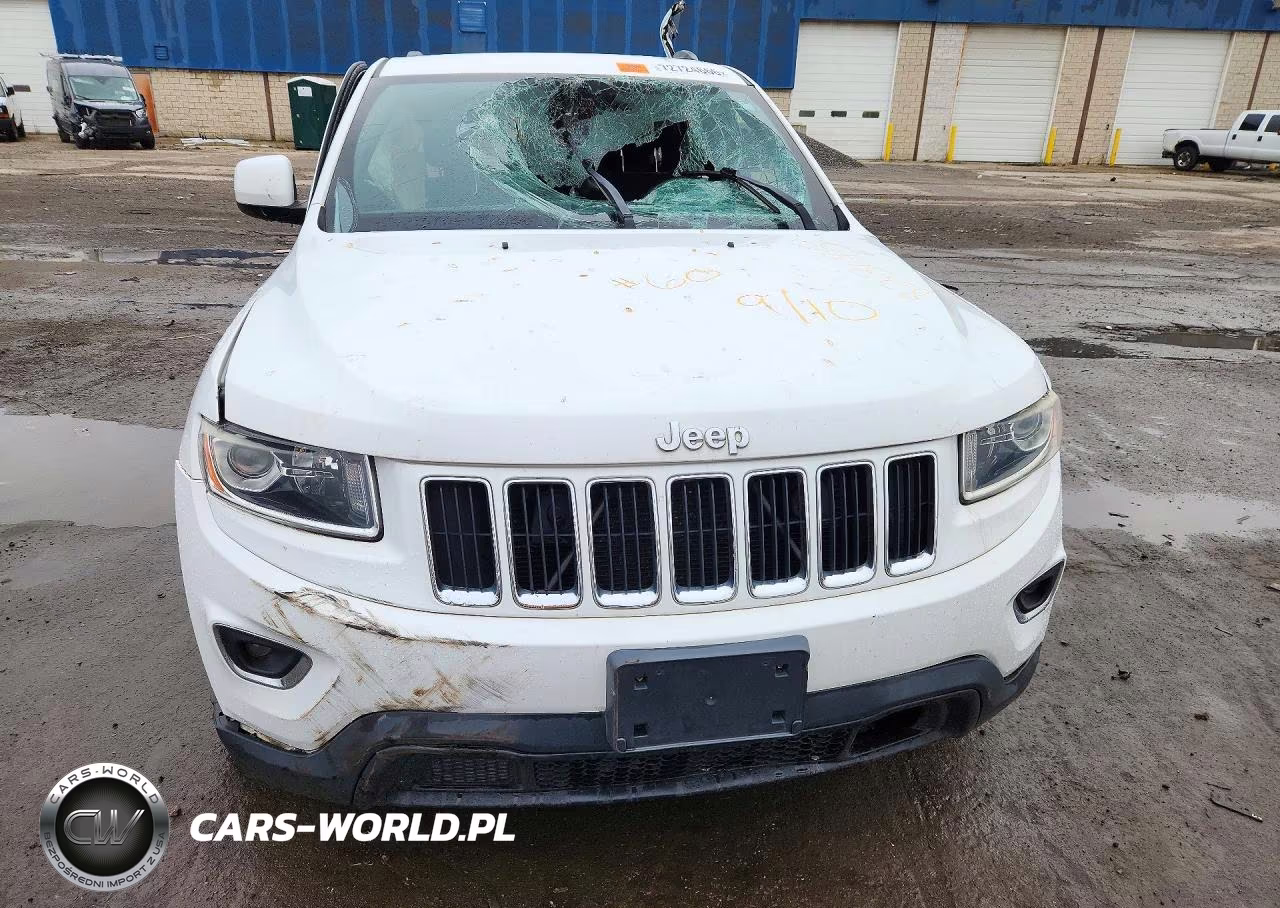 2015 Jeep Grand Cherokee Laredo VIN:1C4RJEAGXFC823183 - 5
