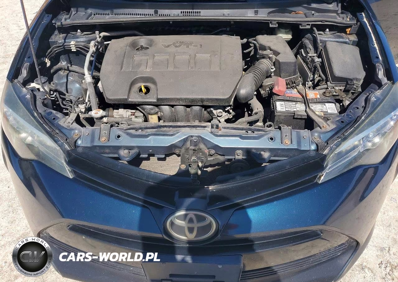 2018 Toyota Corolla Le VIN:5YFBURHE3JP738609 - 11