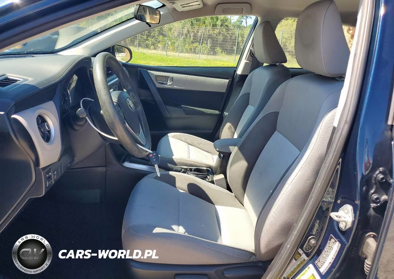 2018 Toyota Corolla Le VIN:5YFBURHE3JP738609 - 7