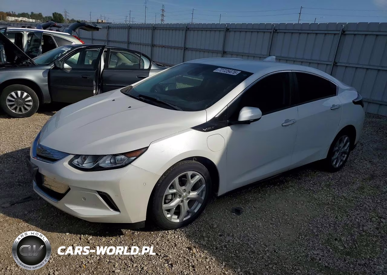 2018 Chevrolet Volt Premier VIN:1G1RB6S53JU124649 - 1