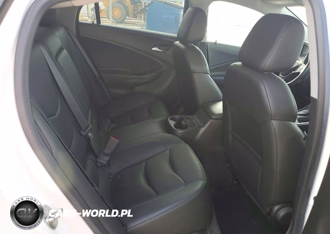 2018 Chevrolet Volt Premier VIN:1G1RB6S53JU124649 - 10