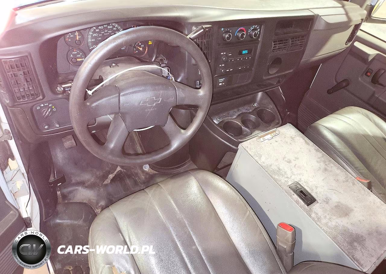 2007 Chevrolet Express G2500 VIN:1GCGG25V871105383 - 8