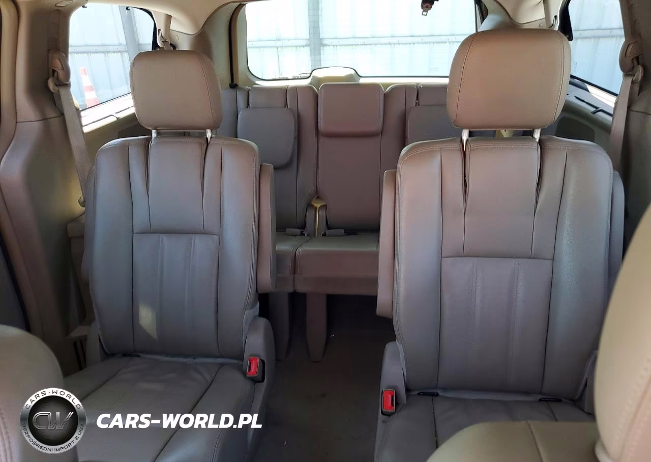 2014 Chrysler Town & Country Touring VIN:2C4RC1BG2ER412870 - 10
