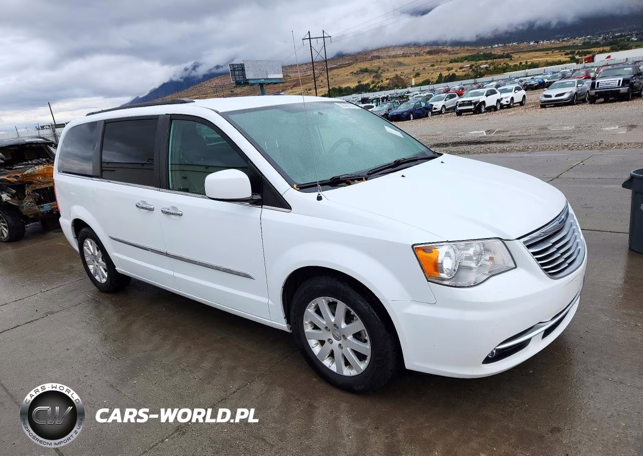 2015 Chrysler Town & Country Touring VIN:2C4RC1BG2FR743742 - 4