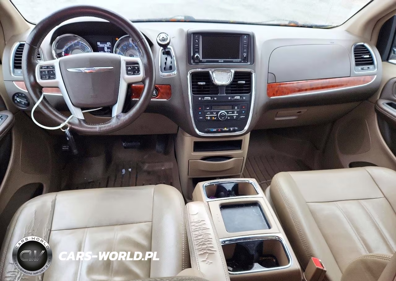2015 Chrysler Town & Country Touring VIN:2C4RC1BG2FR743742 - 8