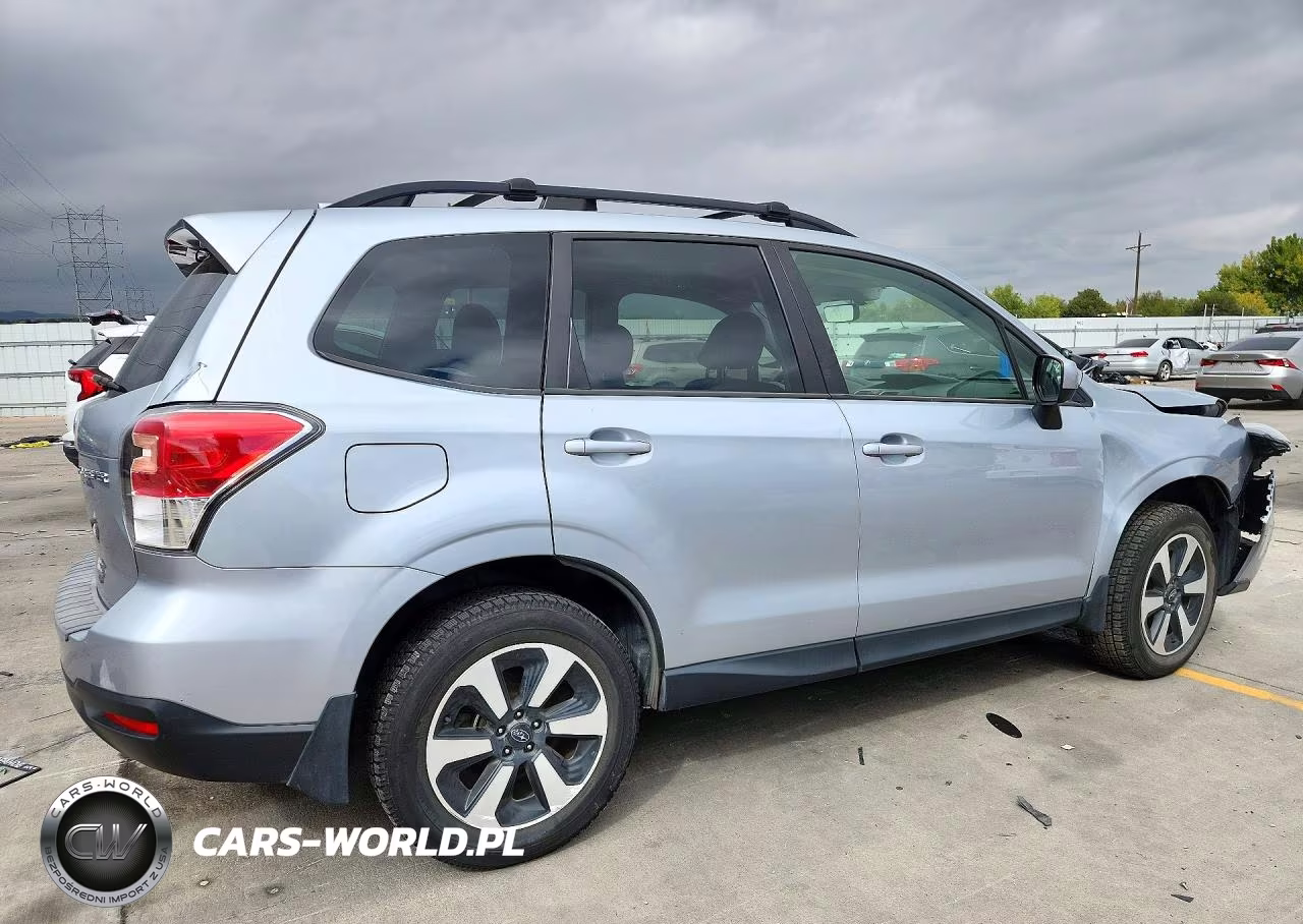 2018 Subaru Forester 2.5I Premium VIN:JF2SJAGCXJH486526 - 3