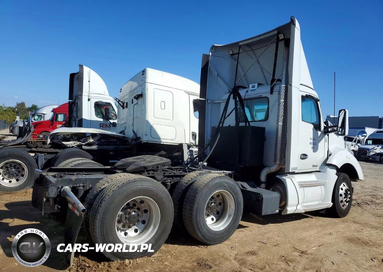 2018 Kenworth T680 Semi Truck VIN:1XKYD49X4JJ190884 - 3