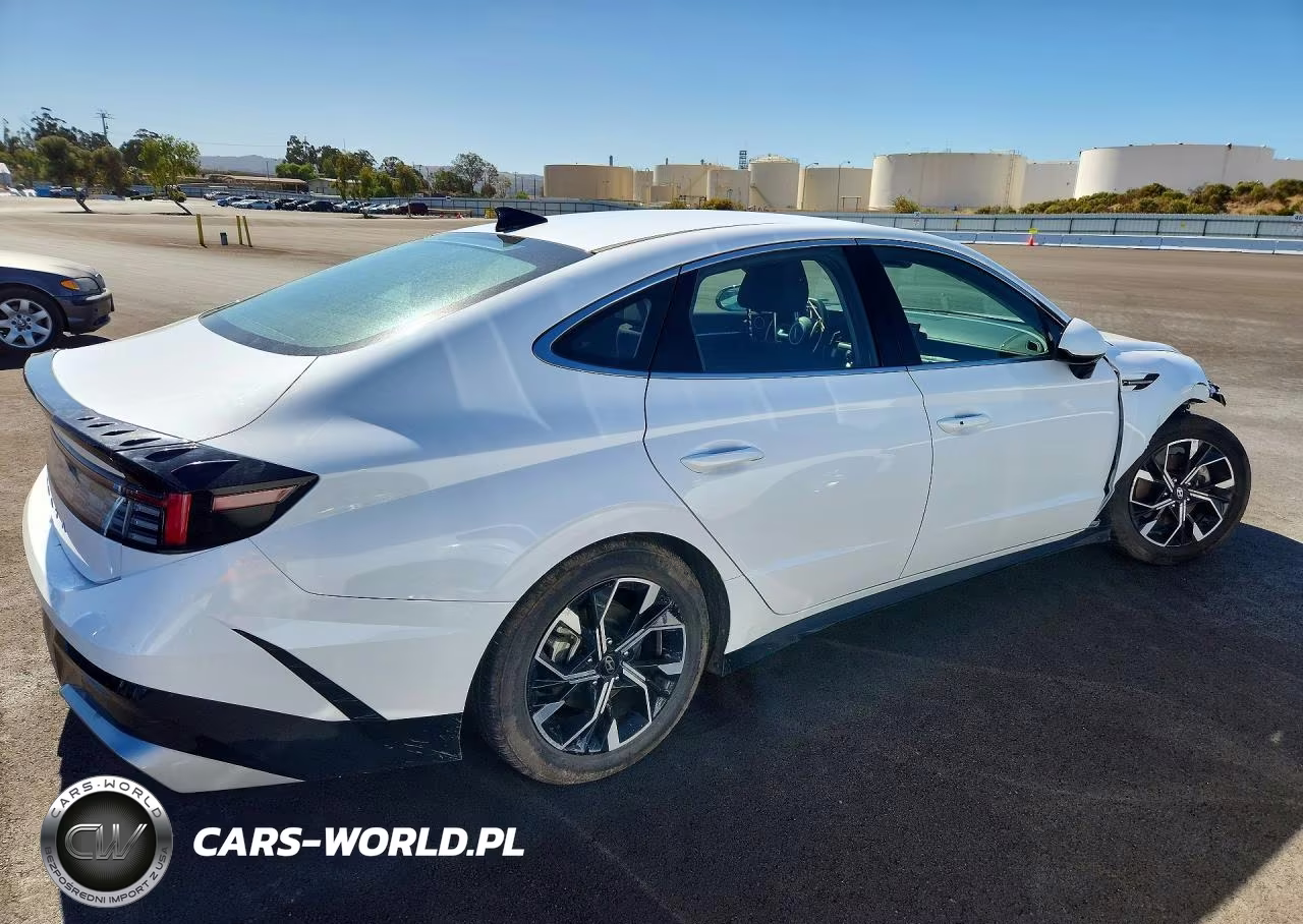 2025 Hyundai Sonata Sel VIN:KMHL64JA9SA438809 - 3