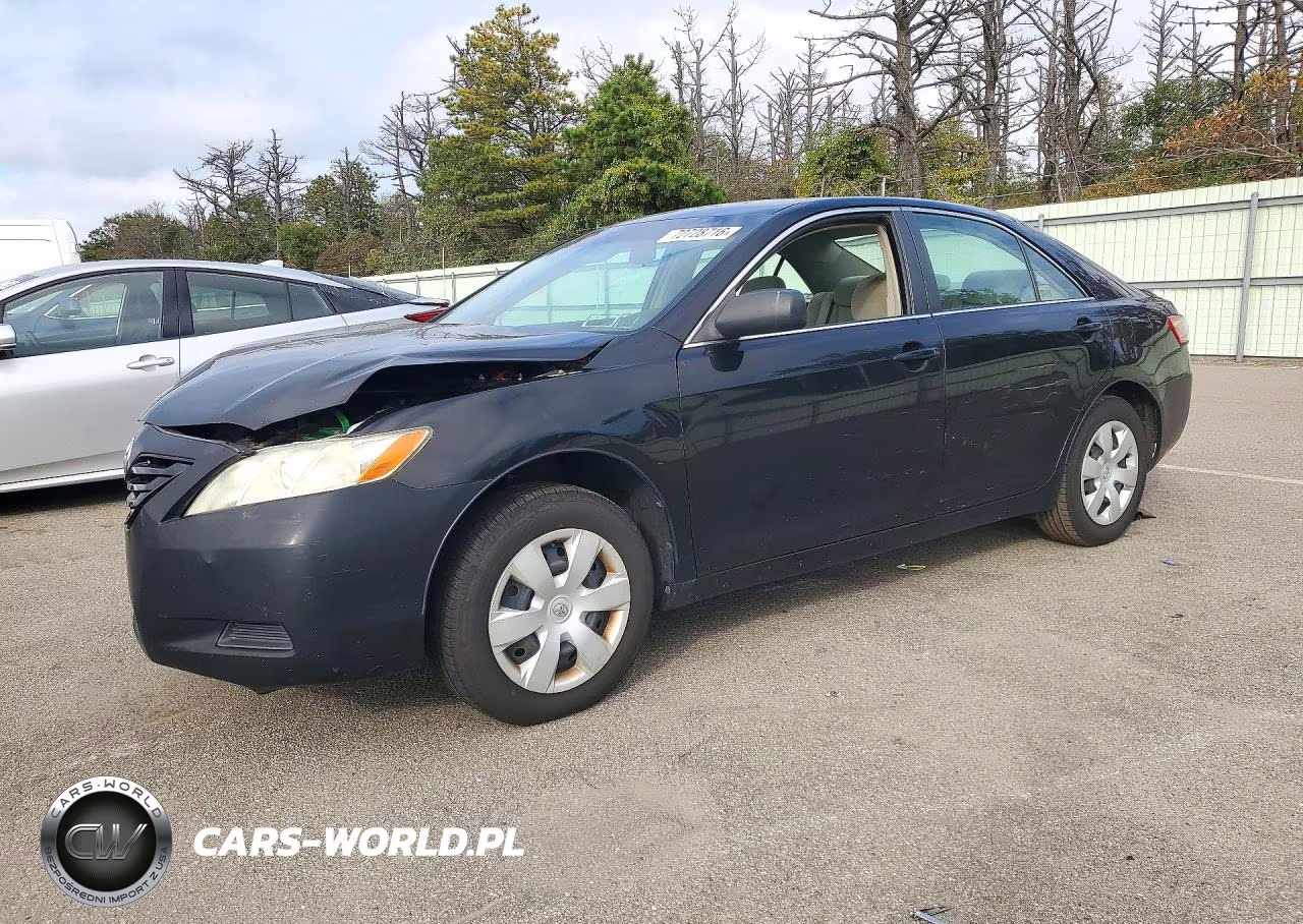 2009 Toyota Camry Le – zdjęcie 1 z 12