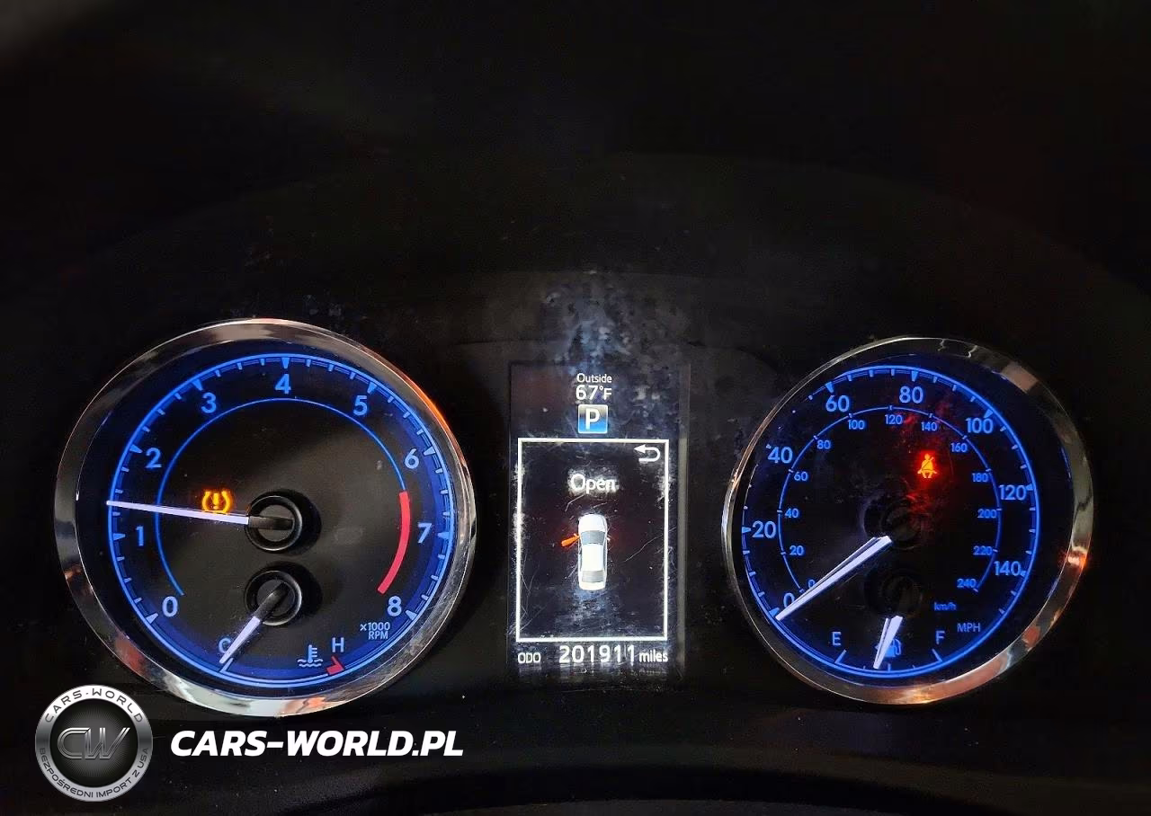 2017 Toyota Corolla Se VIN:2T1BURHE2HC940982 - 9