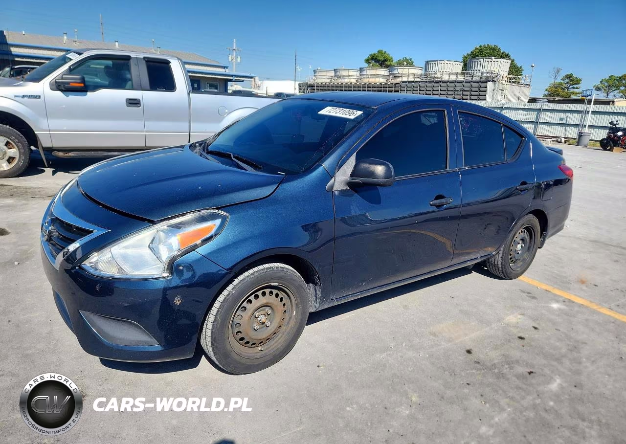 2015 Nissan Versa 1.6 S – zdjęcie 1 z 12