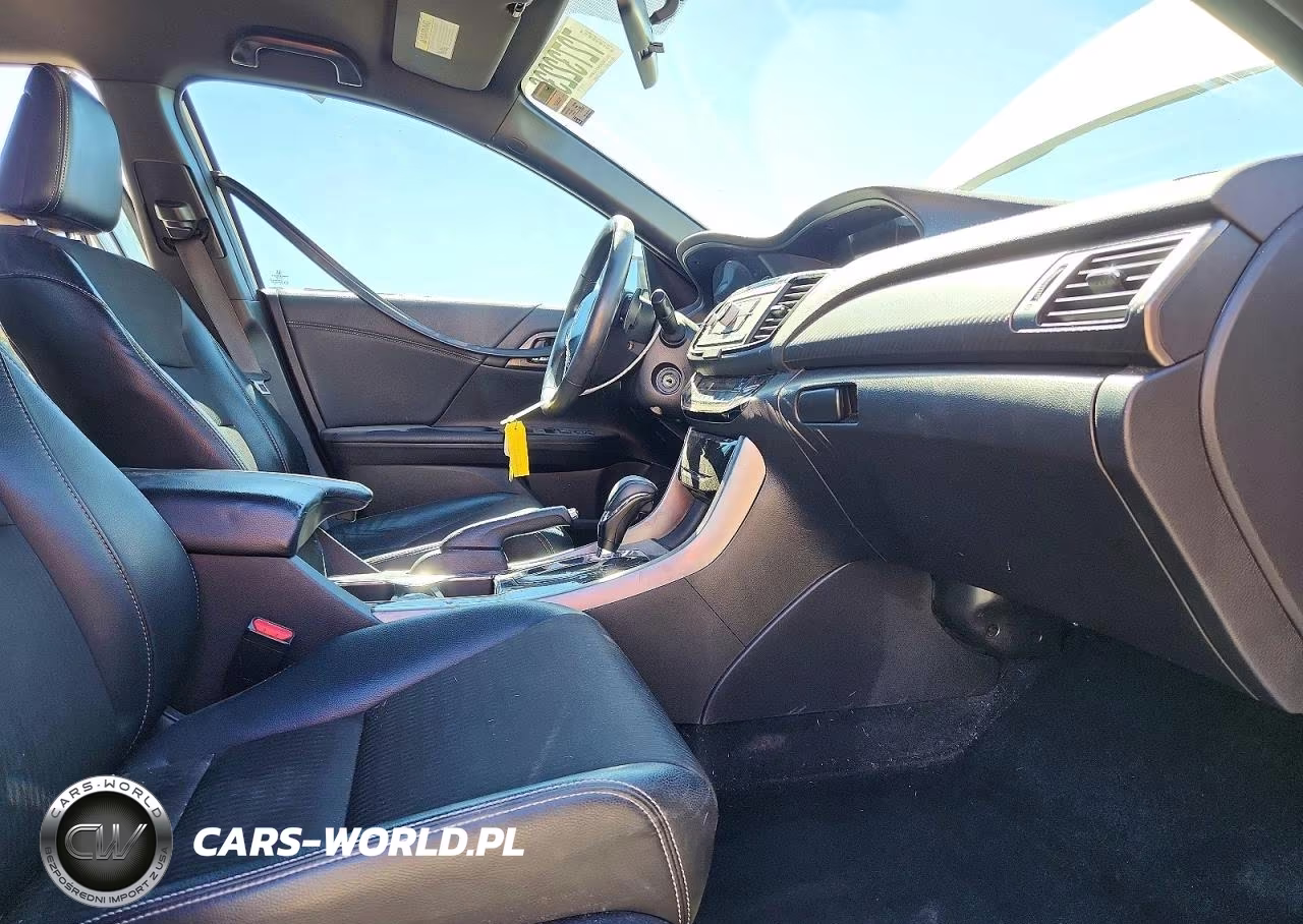 2017 Honda Accord Sport VIN:1HGCR2F5XHA106870 - 7