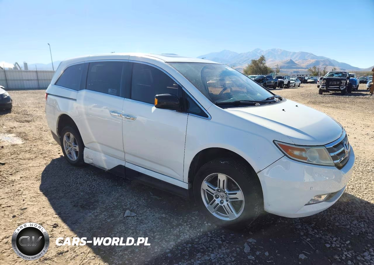 2011 Honda Odyssey Touring VIN:5FNRL5H96BB065843 - 4