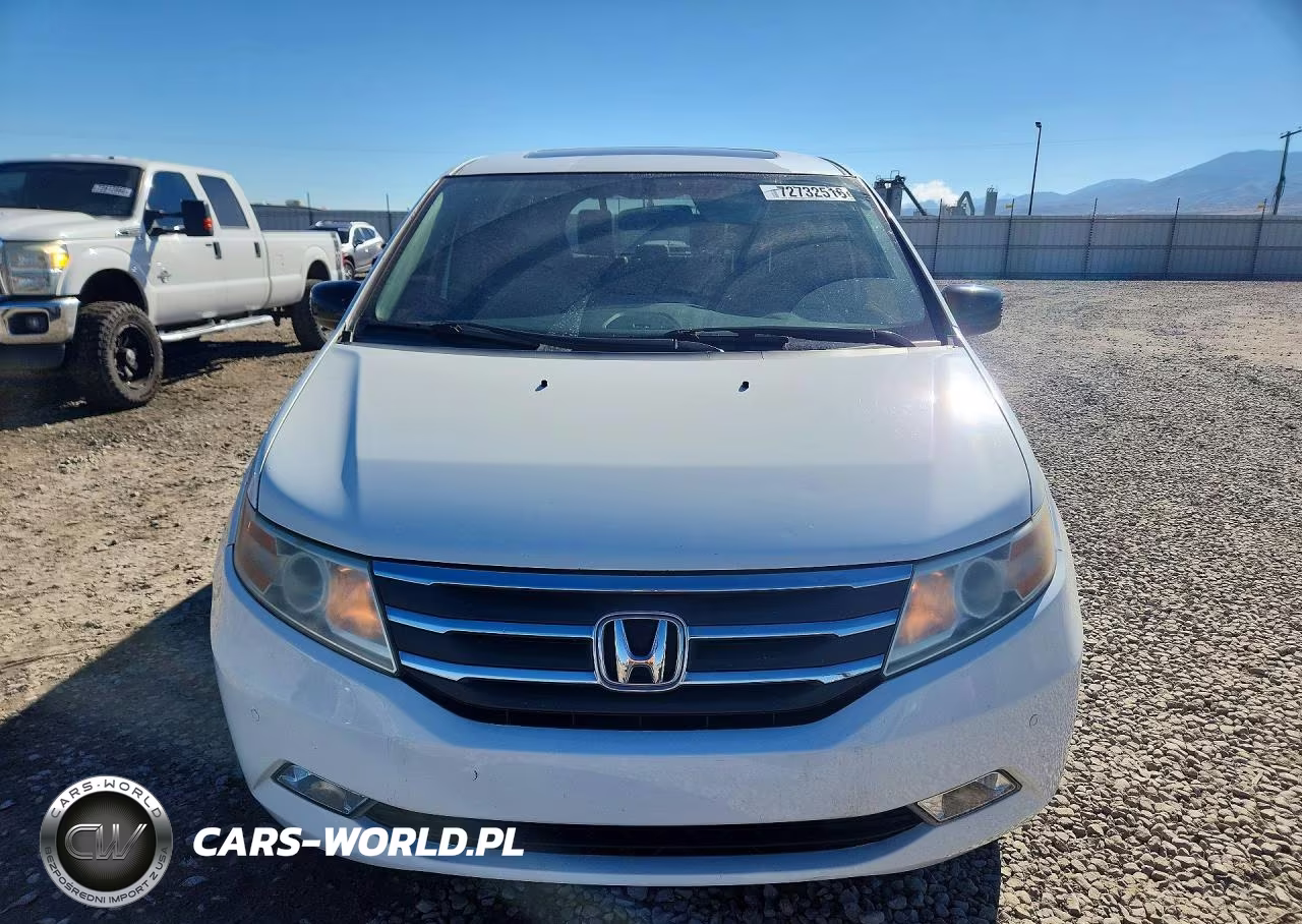 2011 Honda Odyssey Touring VIN:5FNRL5H96BB065843 - 5